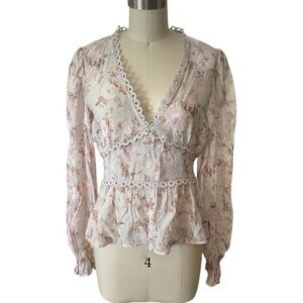 BY THE RIVER FLORAL Chic Floral V-Neck Blouse with Lace Trim BOUTIQUE